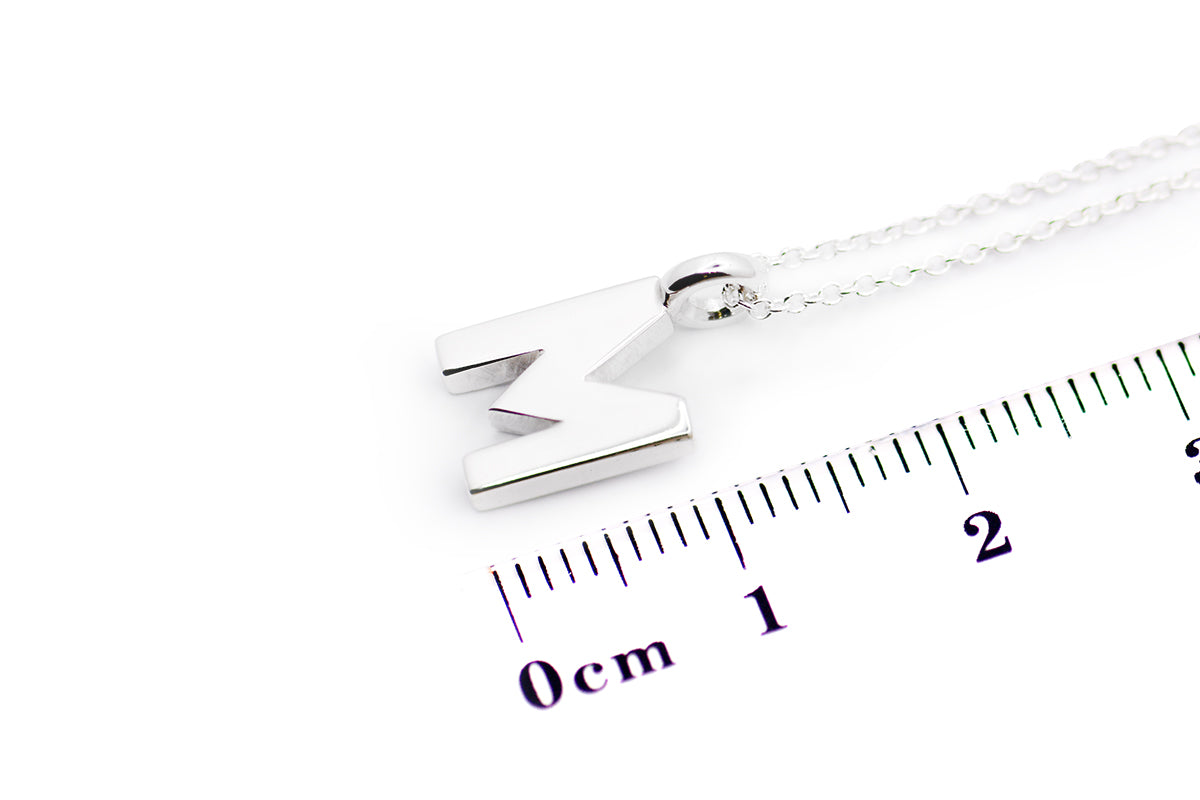 Gargantilla con Dije letra "M" en Plata .925 (M35639)