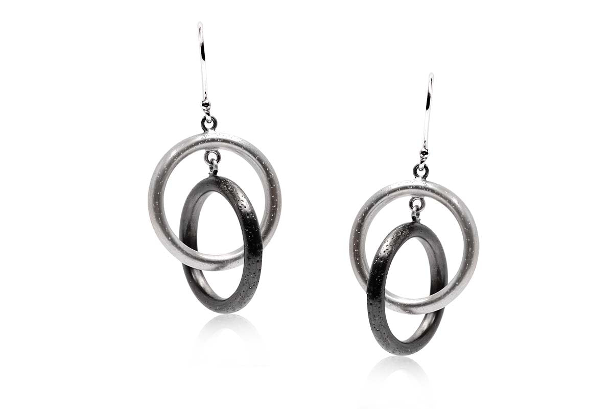Aretes "MAGIC" en plata .925 blanco y negro (28858)