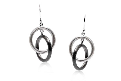 Aretes "MAGIC" en plata .925 blanco y negro (28858)