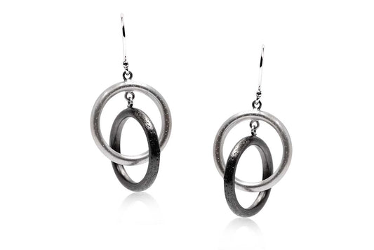 Aretes "MAGIC" en plata .925 blanco y negro (28858)