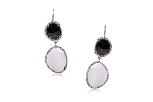 Aretes "BLACK&WHITE" en plata 925 onix y piedra de luna (30272)