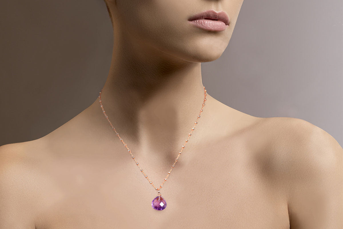 Linda Gargantilla con Amatista fabricada en plata fina .925 (M33820)