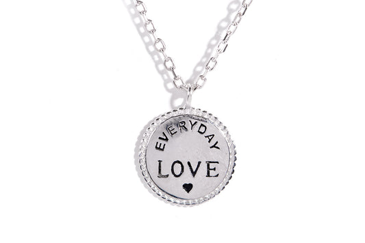 Gargantilla con dije Love Everyday, linda y exquisita (M33911)