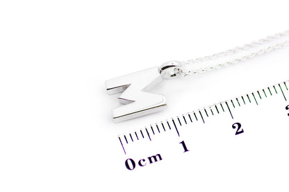 Gargantilla con Dije letra "M" en Plata .925 (M35639)