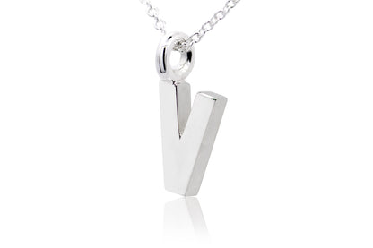 Gargantilla con Dije letra "V" en Plata .925 (M35645)