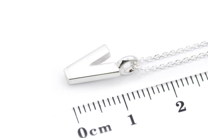 Gargantilla con Dije letra "V" en Plata .925 (M35645)