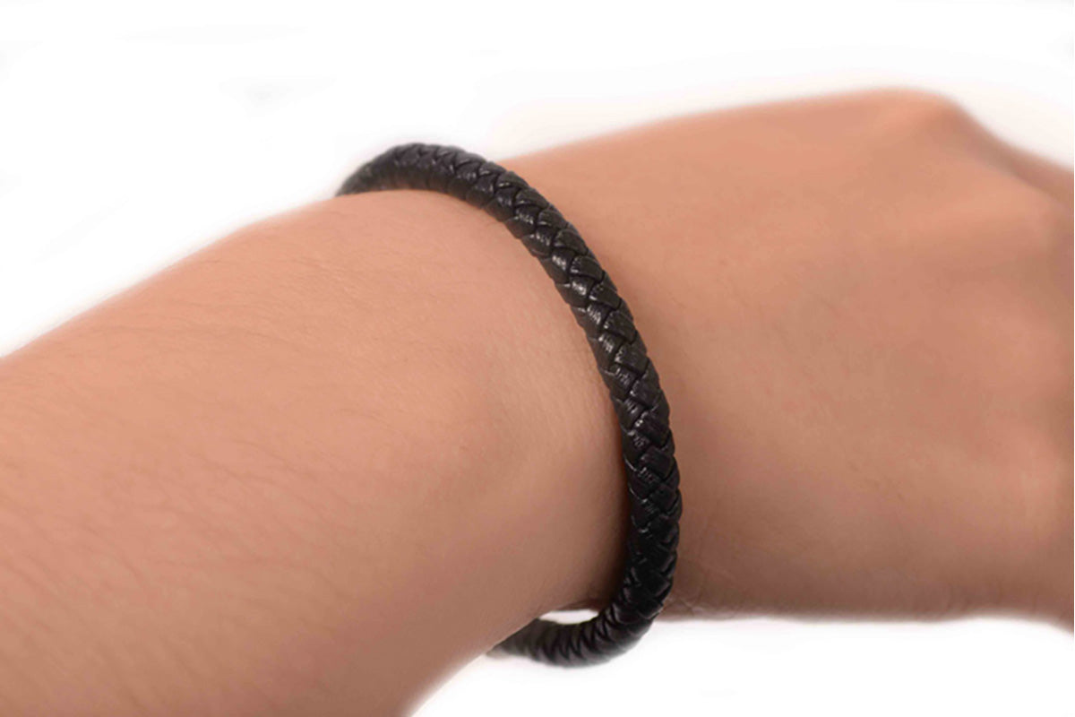 Pulsera de Piel color negro con Plata .925 (M30276)